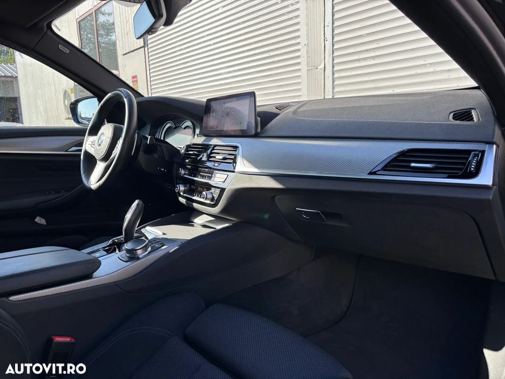 BMW Seria 5 530e iPerformance Aut. - 34
