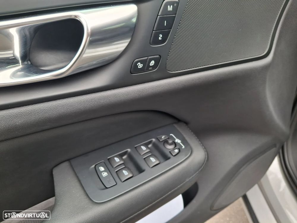 Volvo V60 2.0 T6 AWD TE Plus Dark - 15