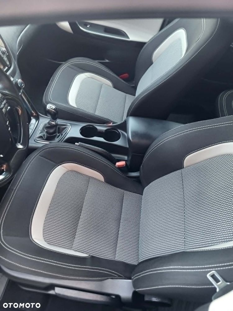 Kia Ceed 1.4 CVVT ISG Dream-Team Edition - 10