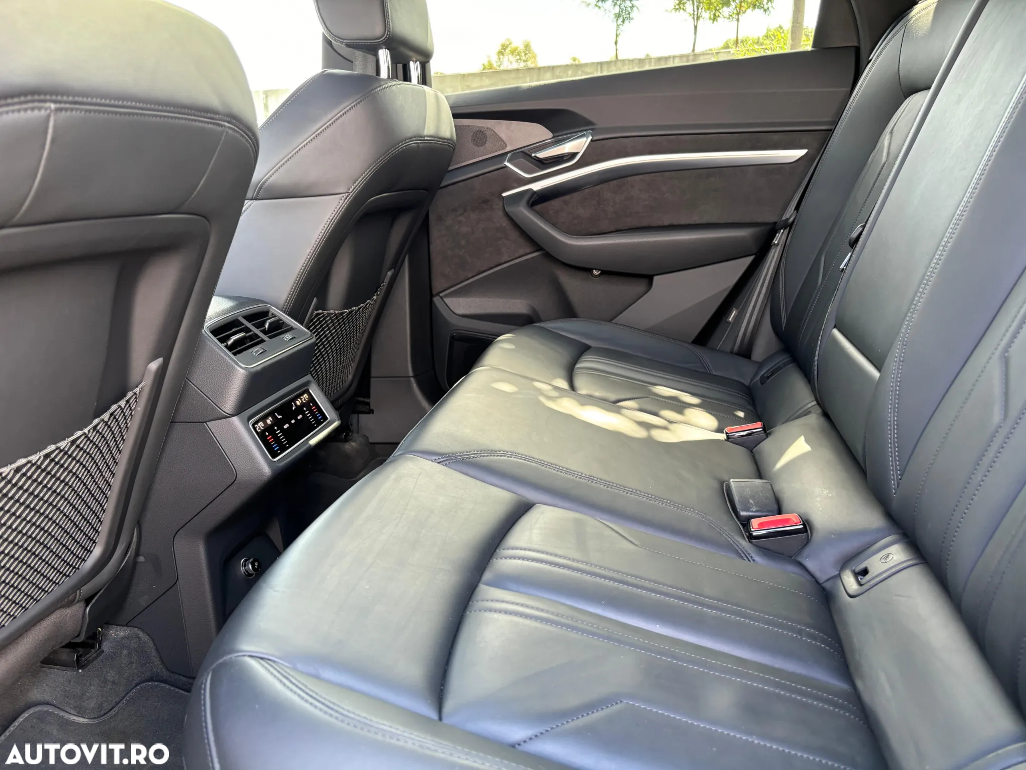 Audi e-tron 55 quattro advanced - 9