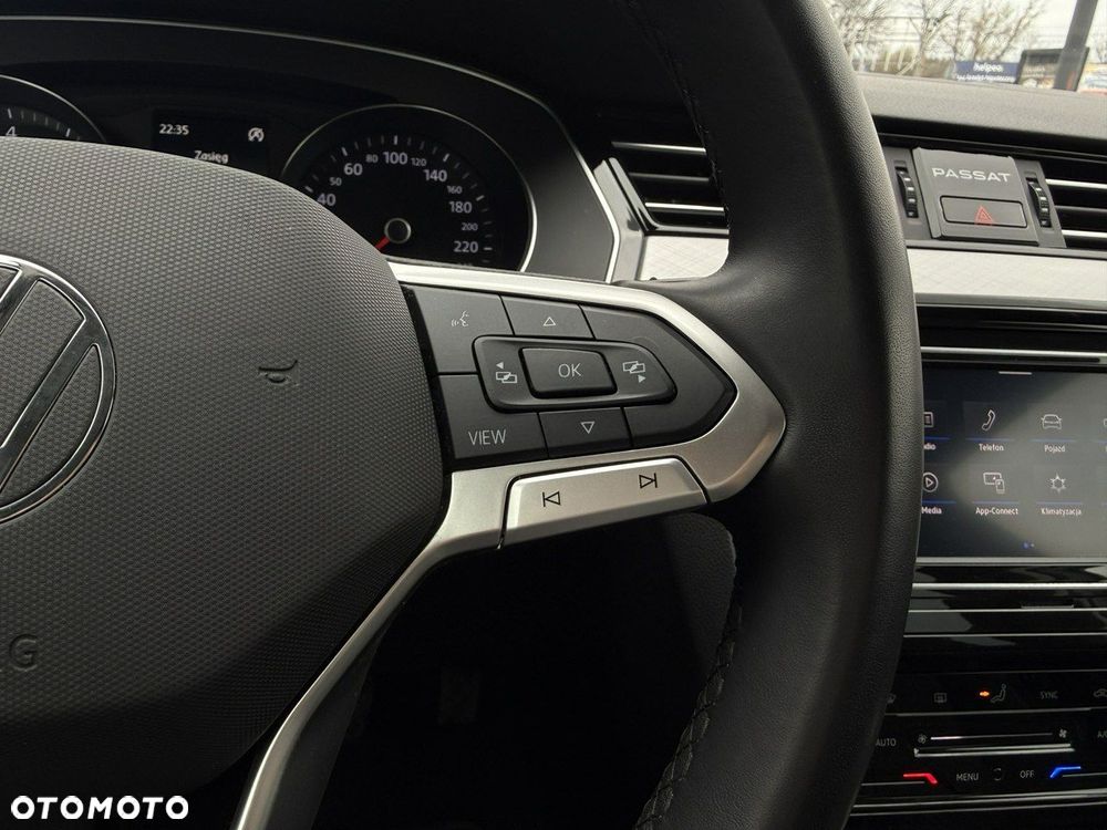 Volkswagen Passat - 18