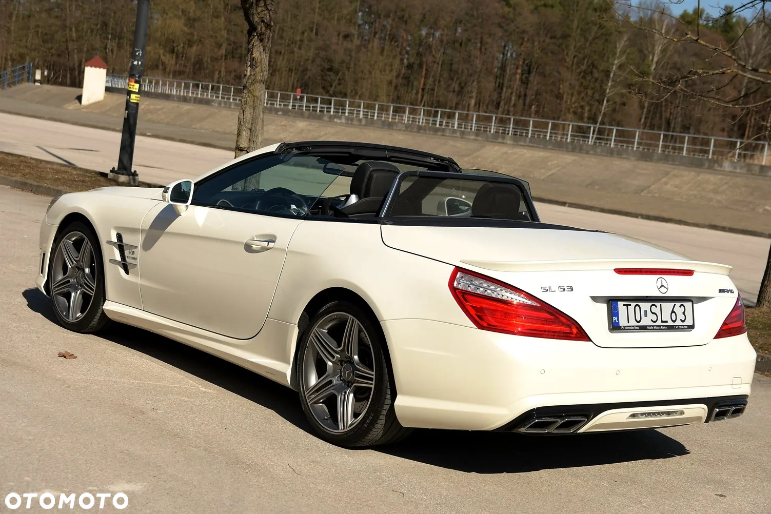 Mercedes-Benz SL 63 AMG - 30