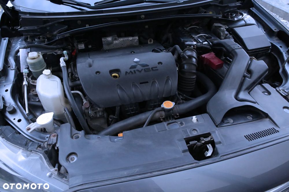 Mitsubishi Lancer 1.8 Intense - 11
