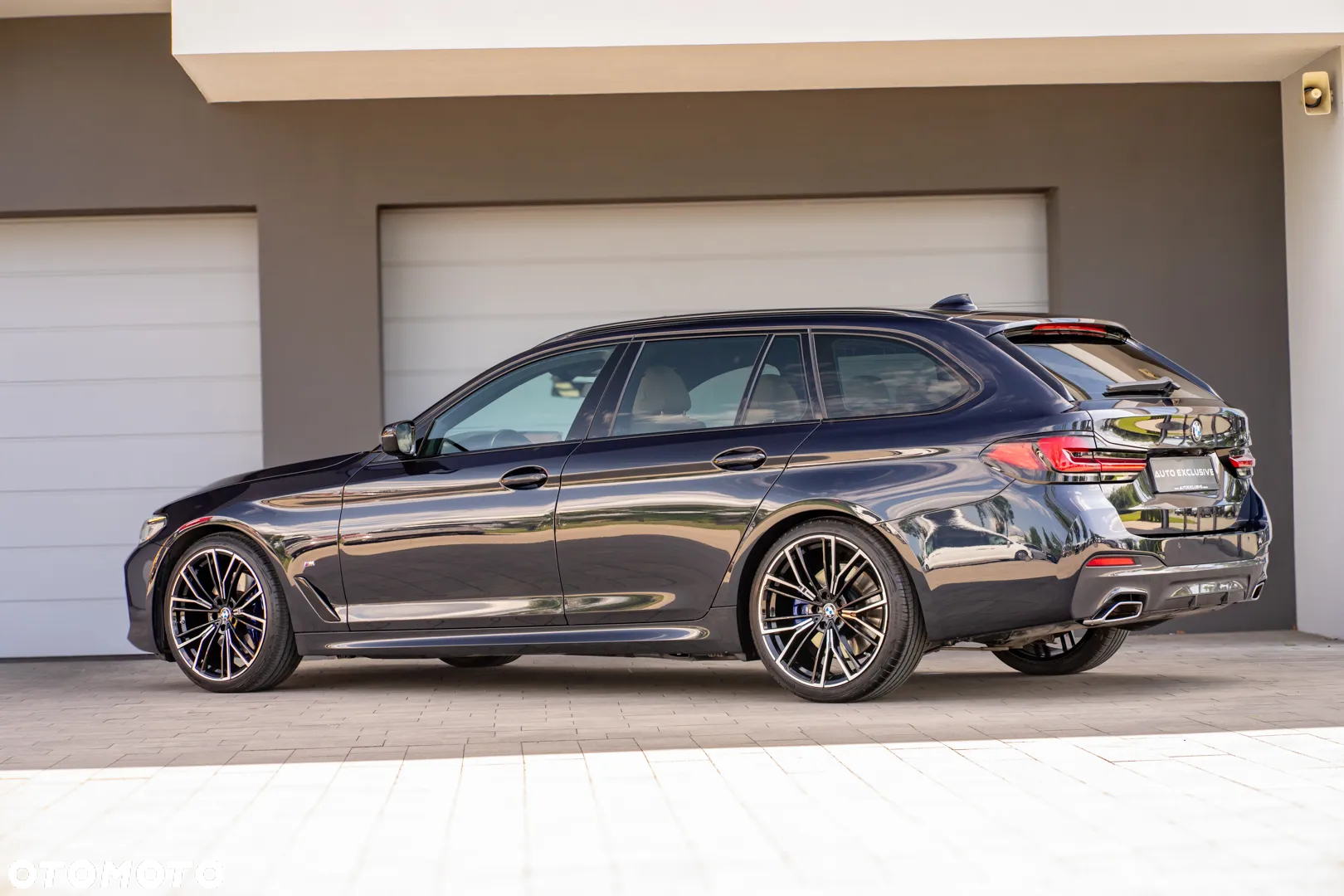 BMW Seria 5 530d xDrive Touring M Sport Edition - 24