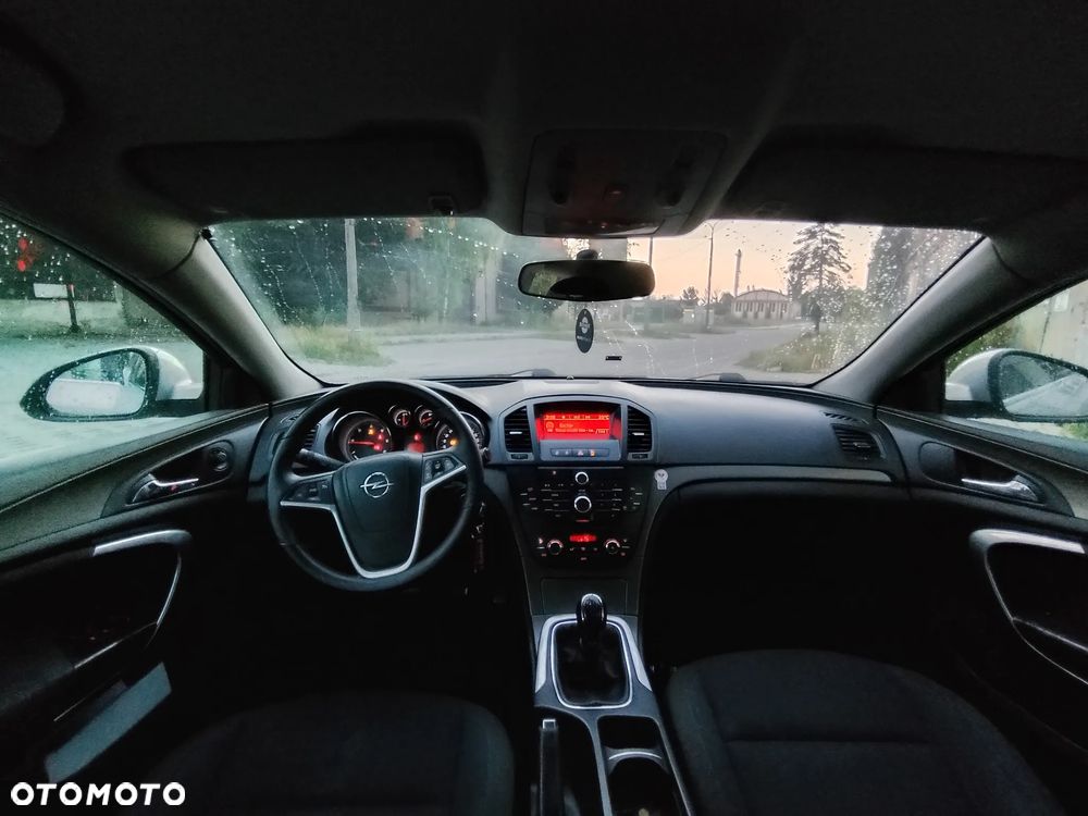 Opel Insignia 2.0 CDTI - 11