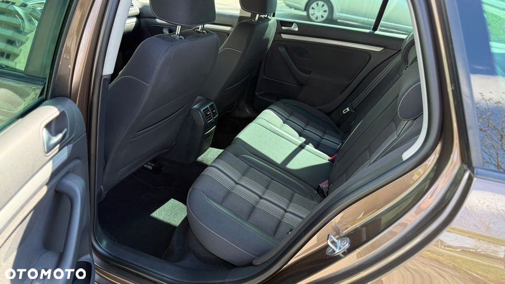 Volkswagen Golf 1.6 TDI DPF MATCH - 26