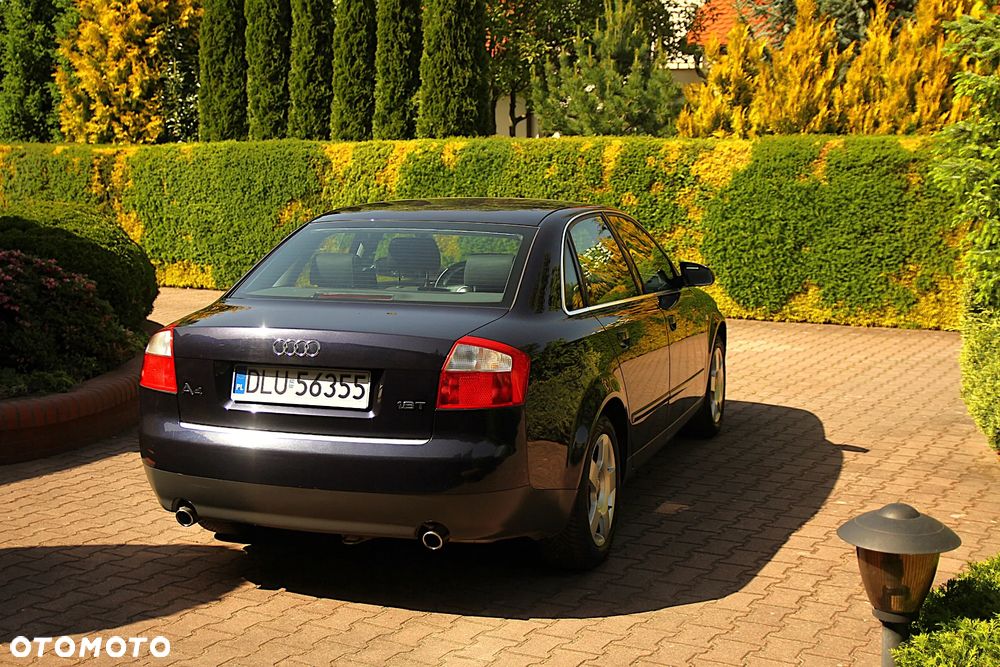 Audi A4 Limousine - 14