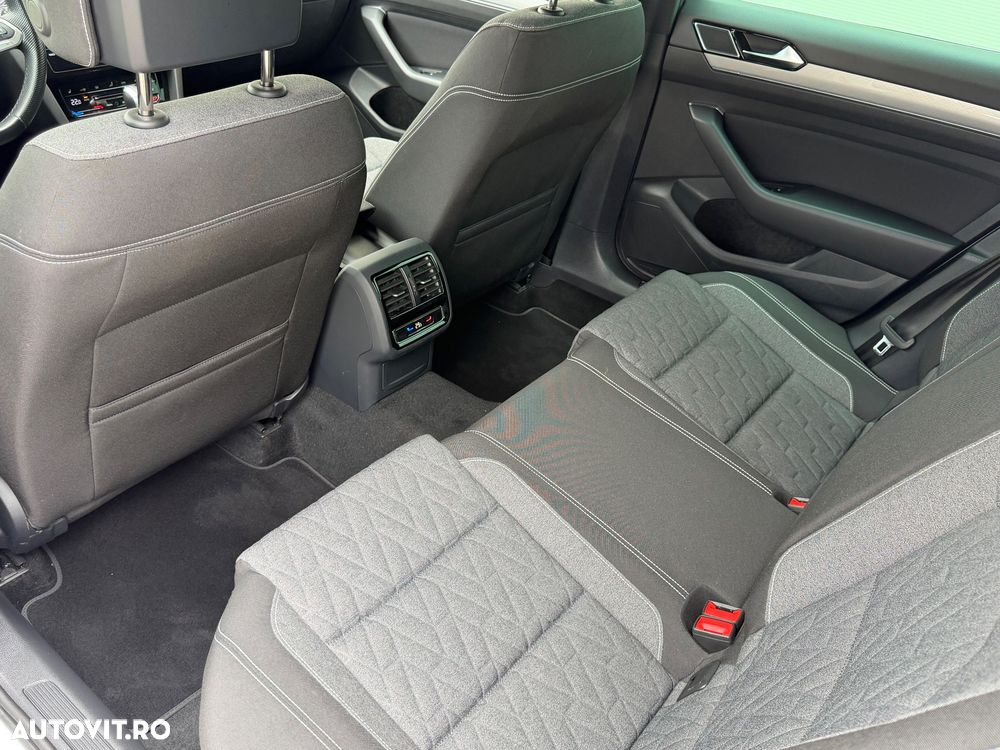 Volkswagen Passat - 20