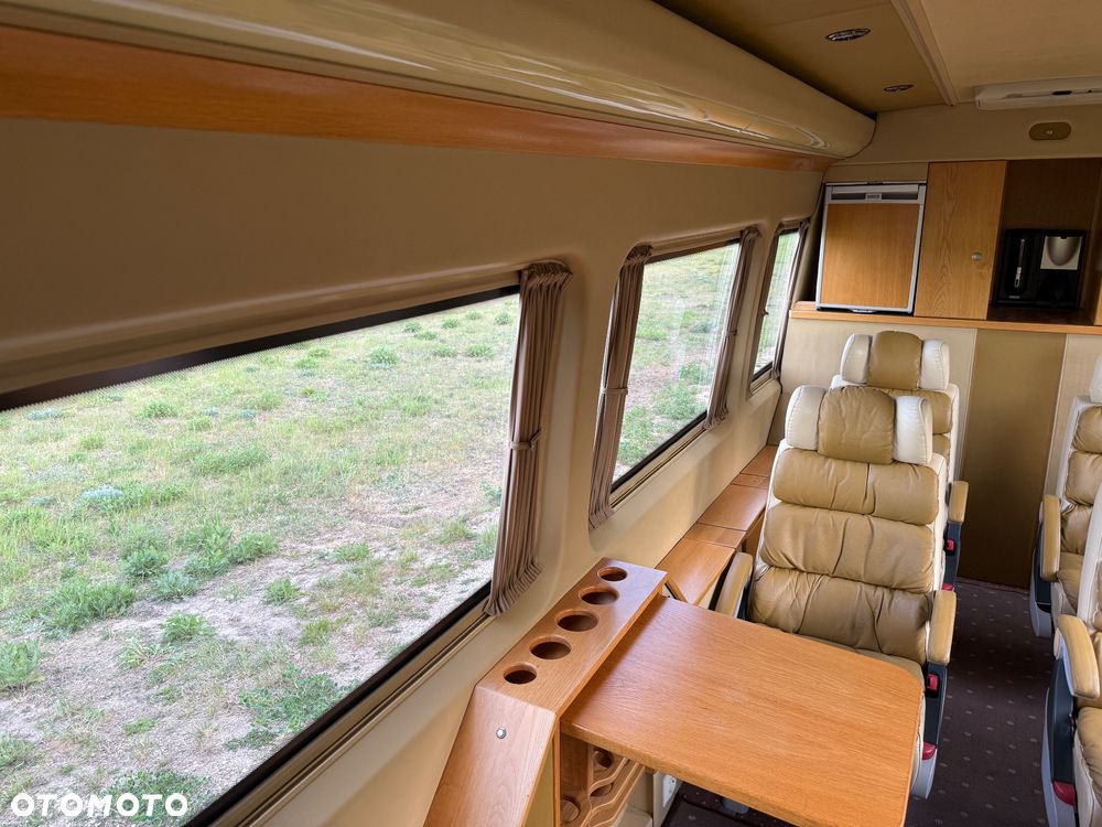 Mercedes-Benz Sprinter - 30
