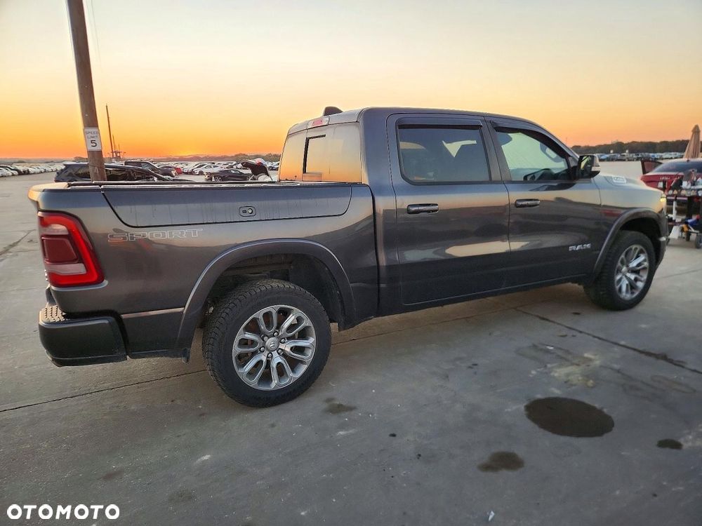 RAM 1500 5.7 Crew Cab Laramie - 4