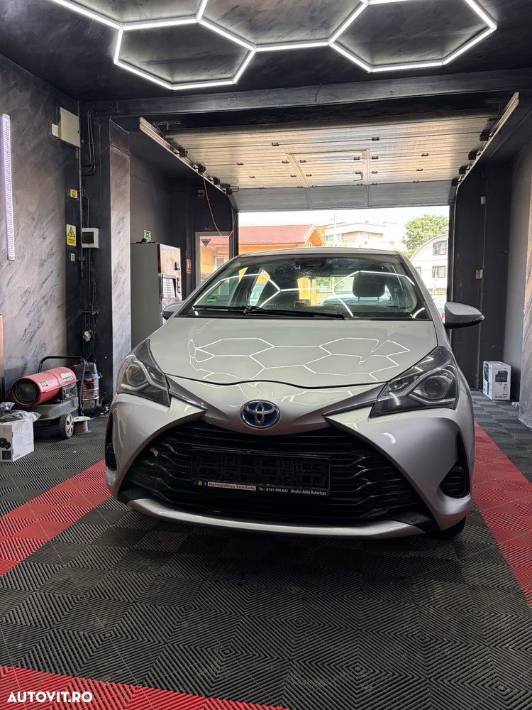 Toyota Yaris 1.5 VVT-i HSD Dynamic - 1