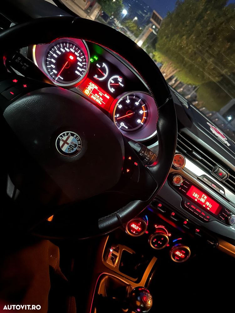 Alfa Romeo Giulietta 2.0 JTDM 16V - 5