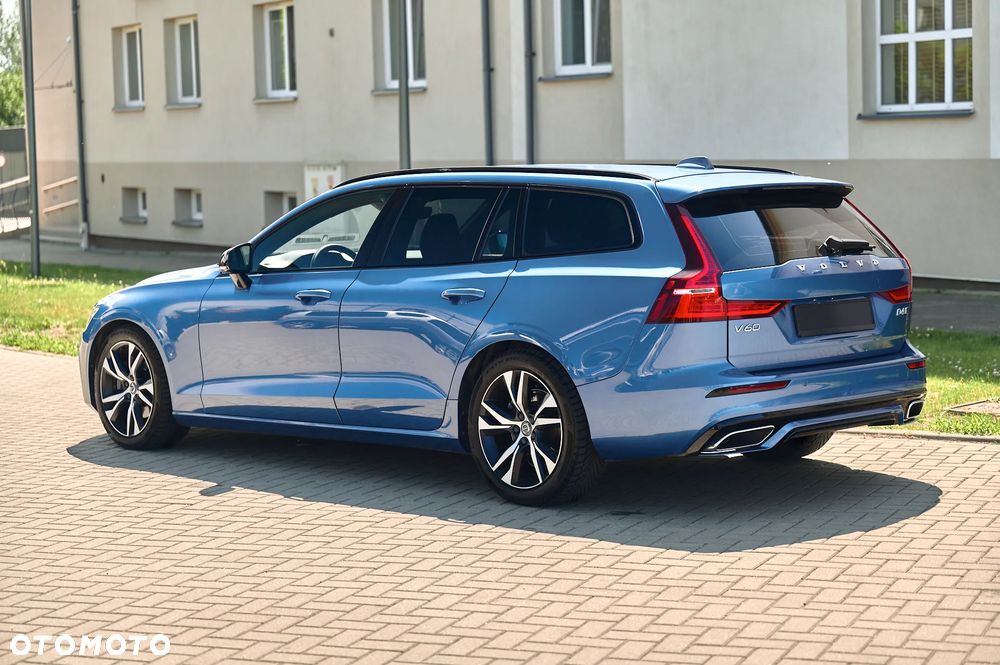 Volvo V60 D4 AWD Geartronic R-Design - 3