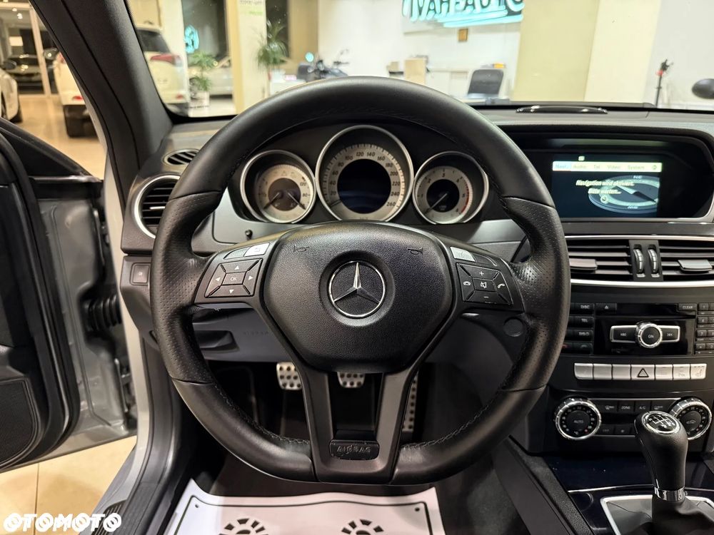 Mercedes-Benz Klasa C 220 CDI DPF Coupe (BlueEFFICIENCY) - 22