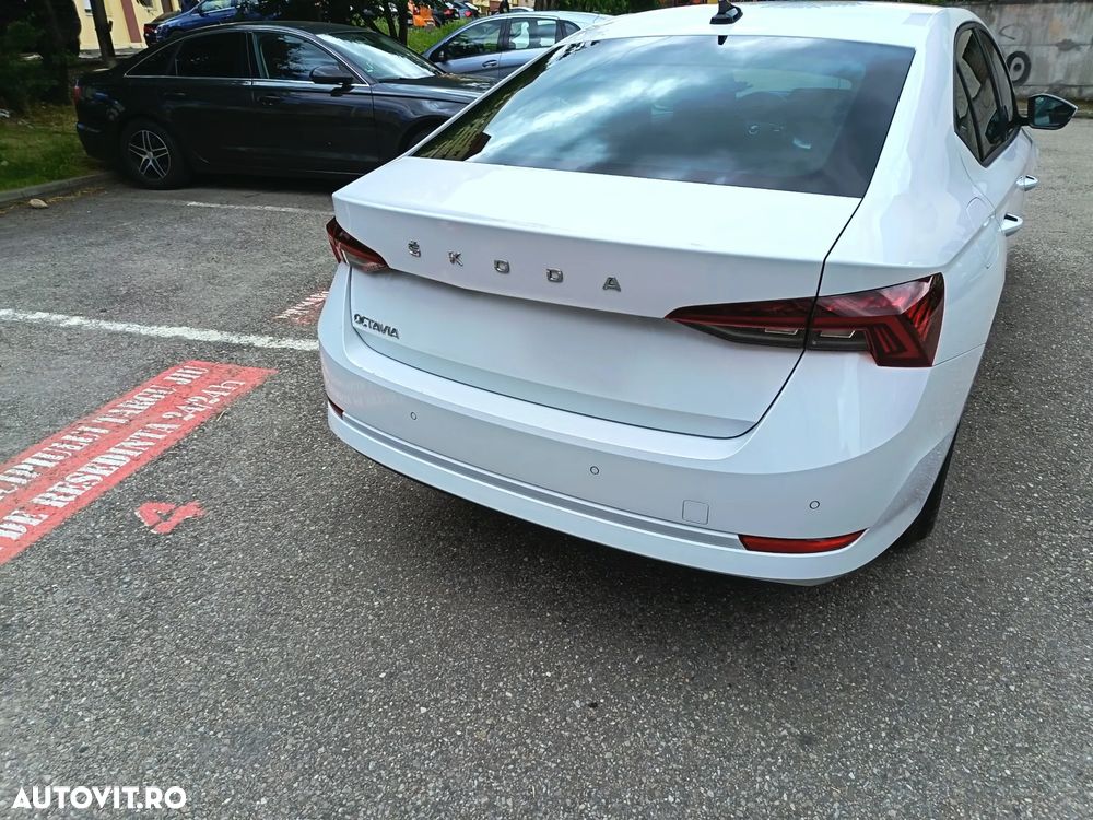 Skoda Octavia 2.0 TDI DSG Style - 3