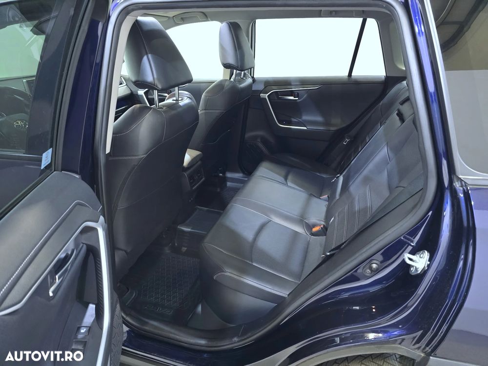 Toyota RAV4 - 12
