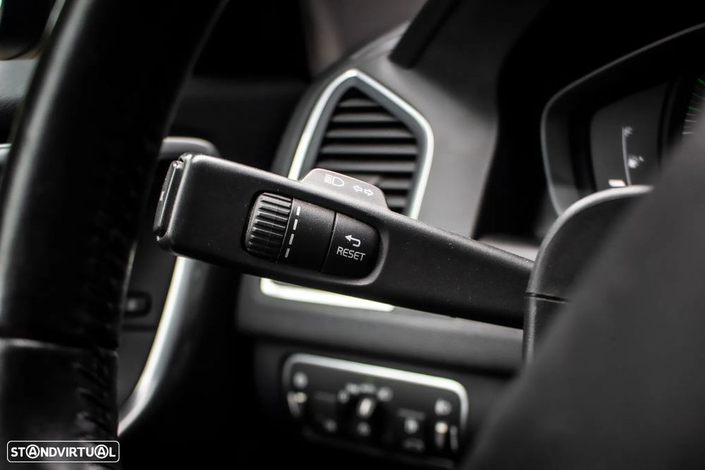 Volvo XC 60 2.0 D4 Inscription - 16