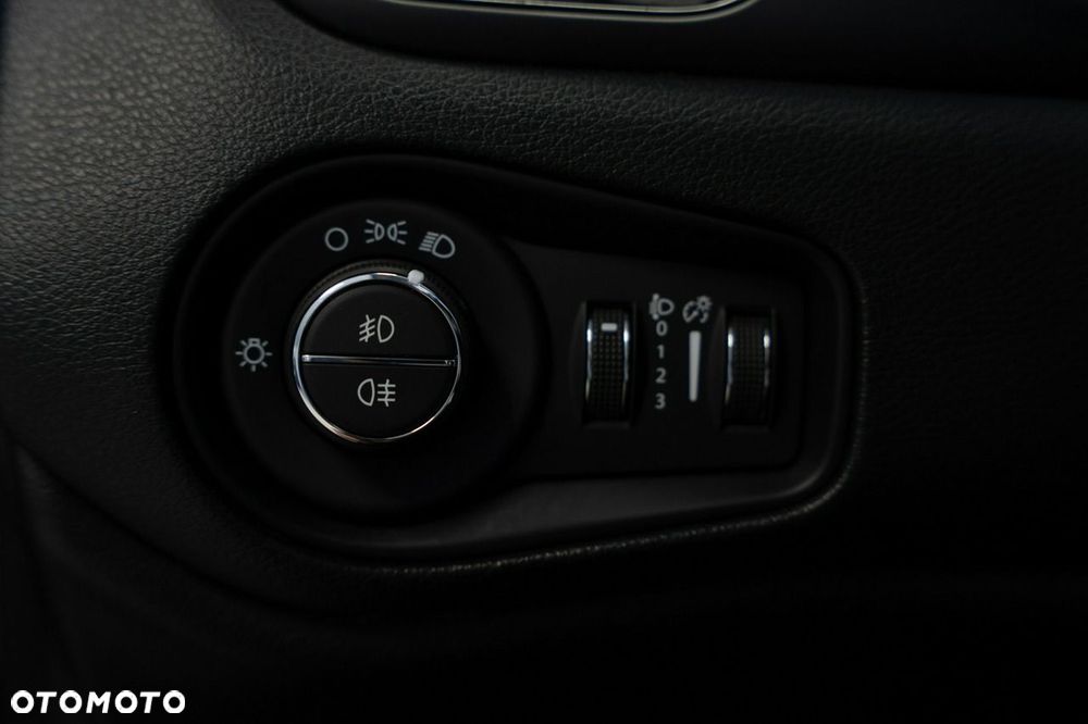 Jeep Renegade - 12