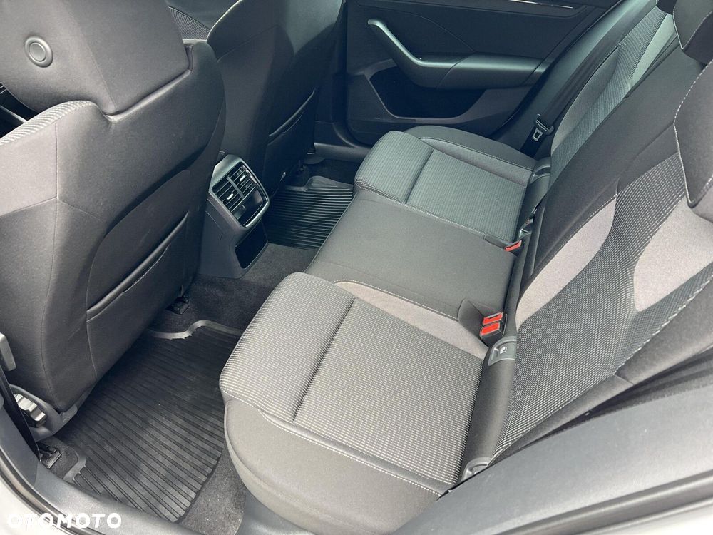 Skoda Octavia 2.0 TDI Ambition DSG - 10