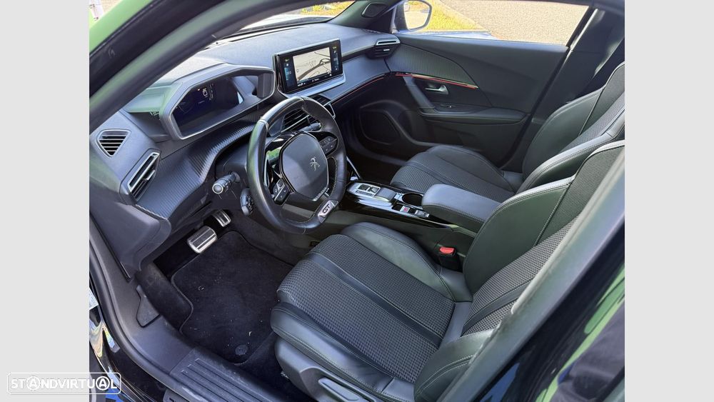 Peugeot e-2008 50 kWh GT - 10