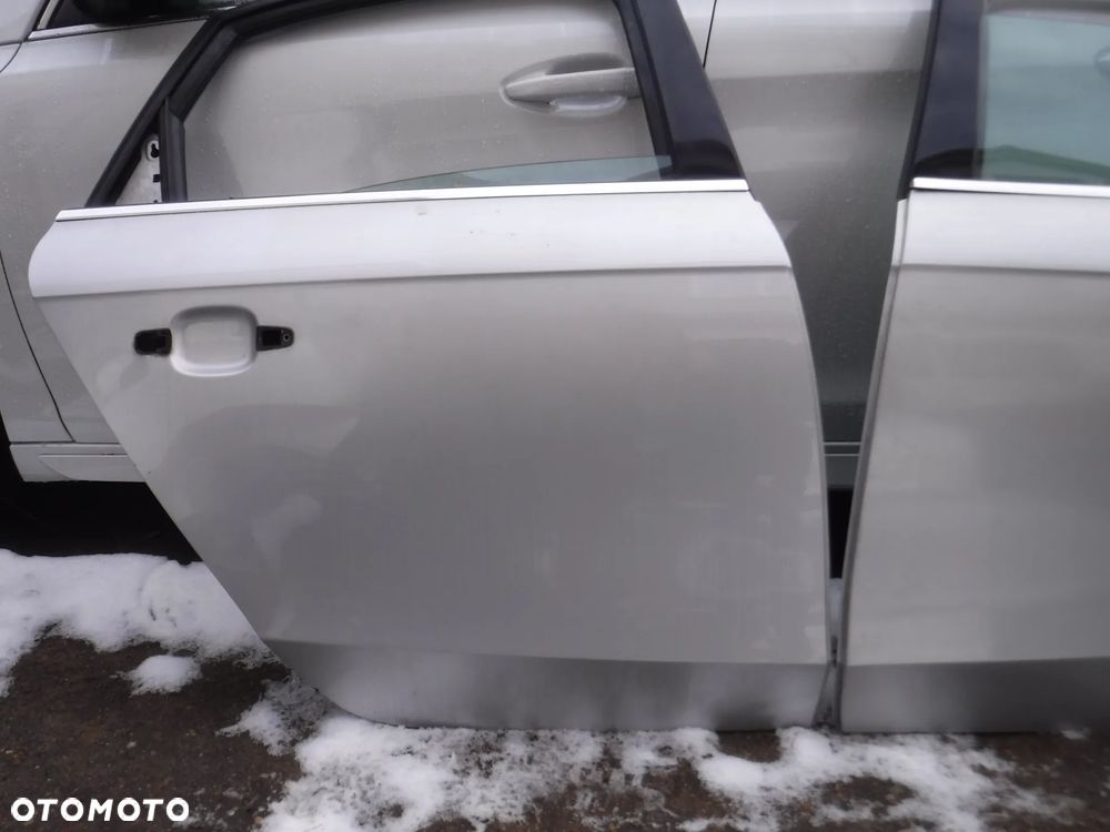 Audi A4 B8 drzwi sedan tyl LX7W szyba prawe lewe - 2