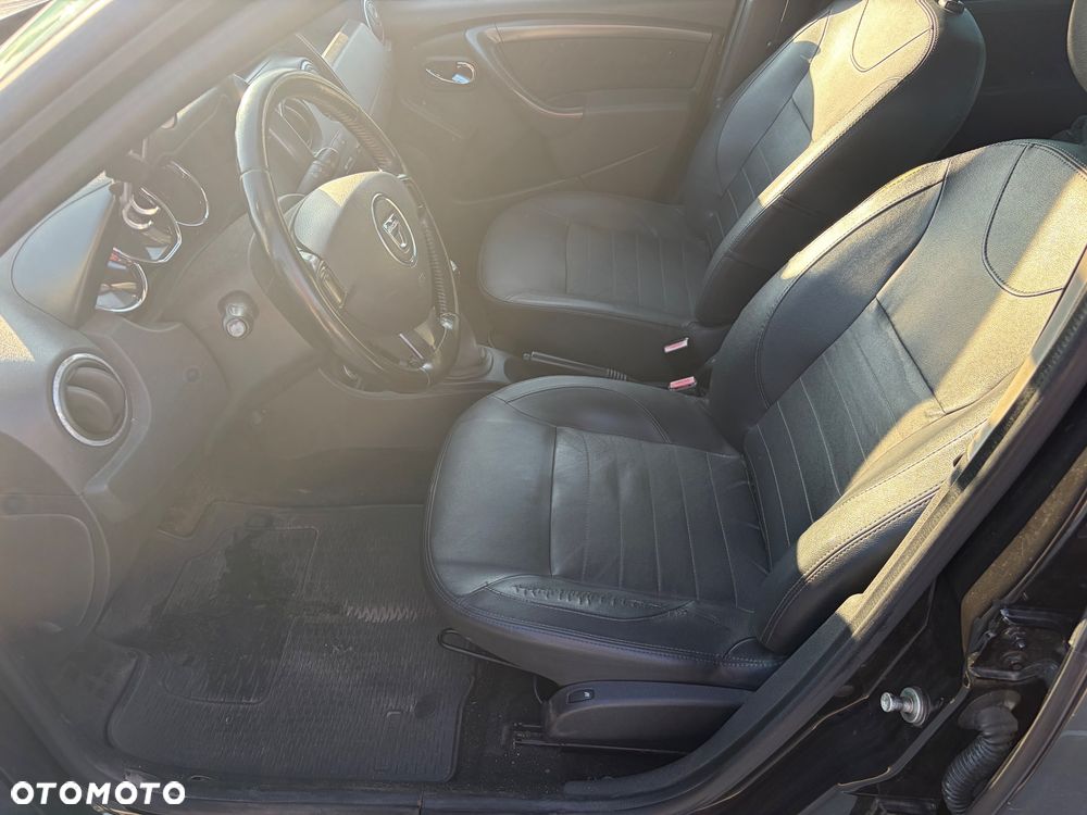 Dacia Duster 1.6 Laureate 4x4 - 11