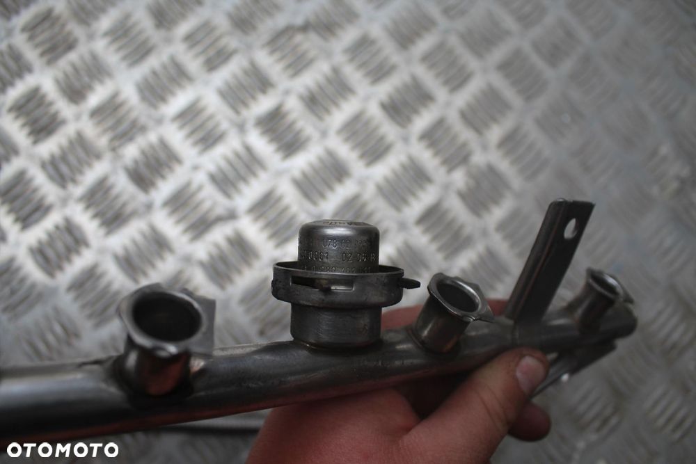 LISTWA WTRYSKOWA MERCEDES W203 1.8K A1110780292 - 5