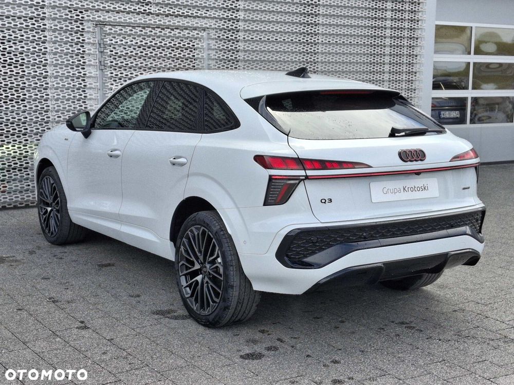 Audi Q3 Sportback - 4