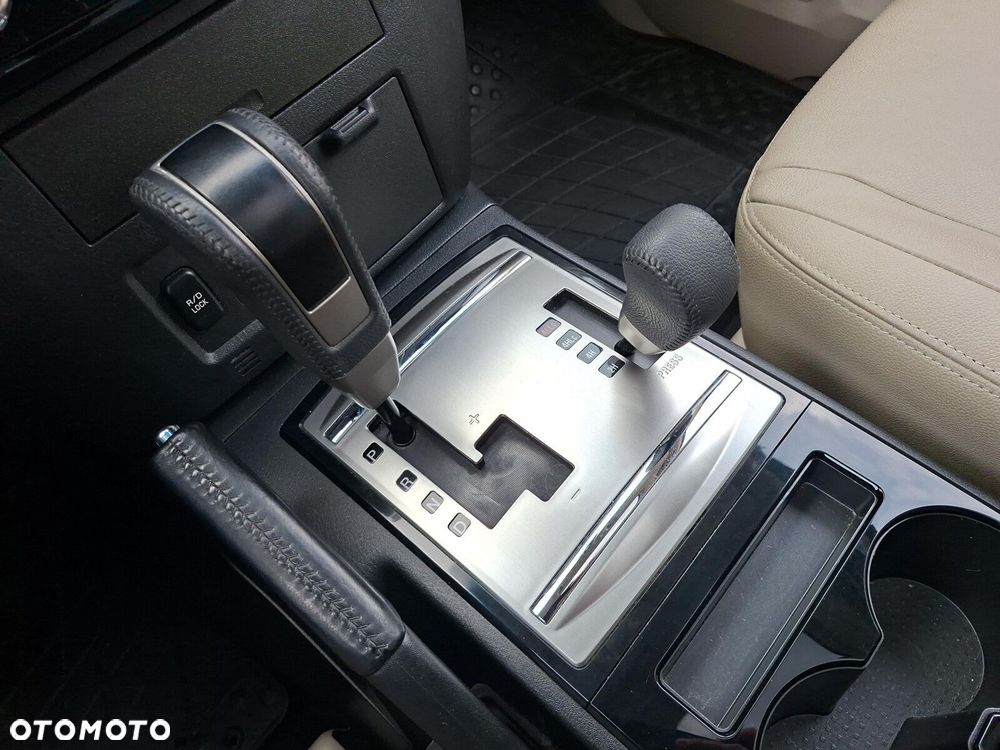 Mitsubishi Pajero 3.2 DID Instyle - 17