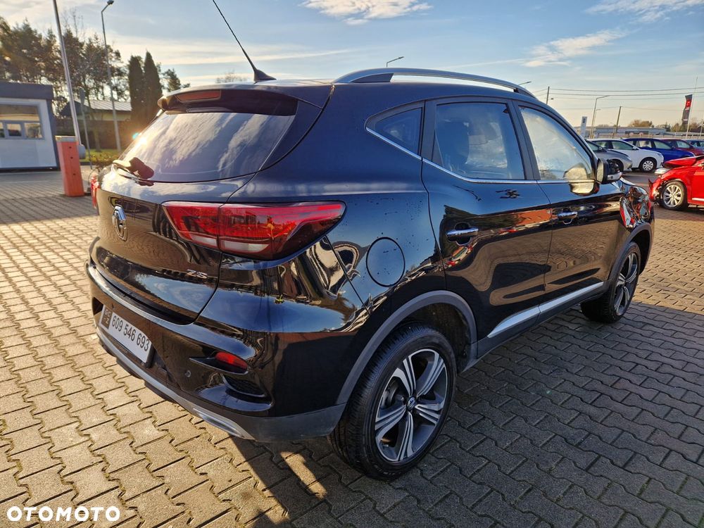 MG ZS - 1