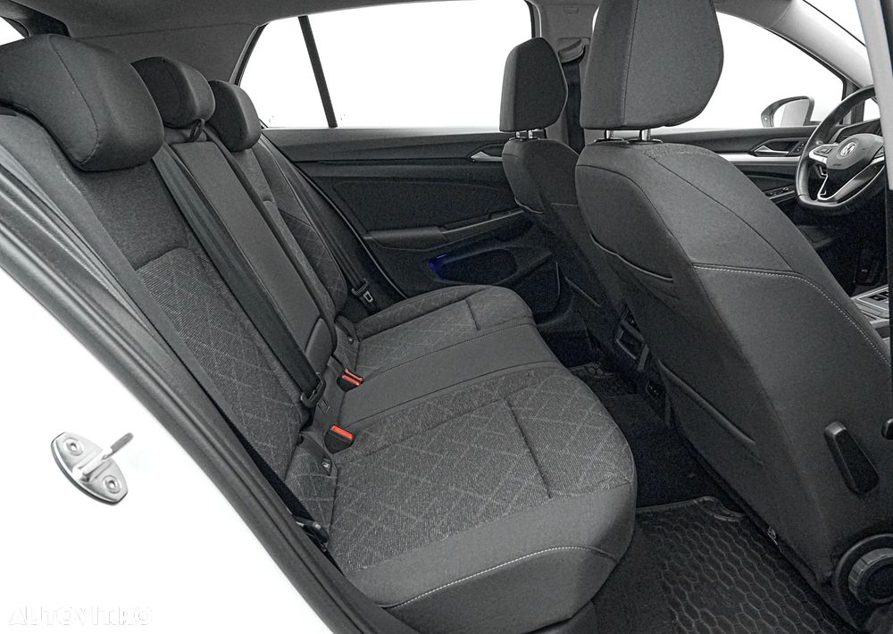 Volkswagen Golf 1.5 eTSI MHEV 130CP DSG Life - 17