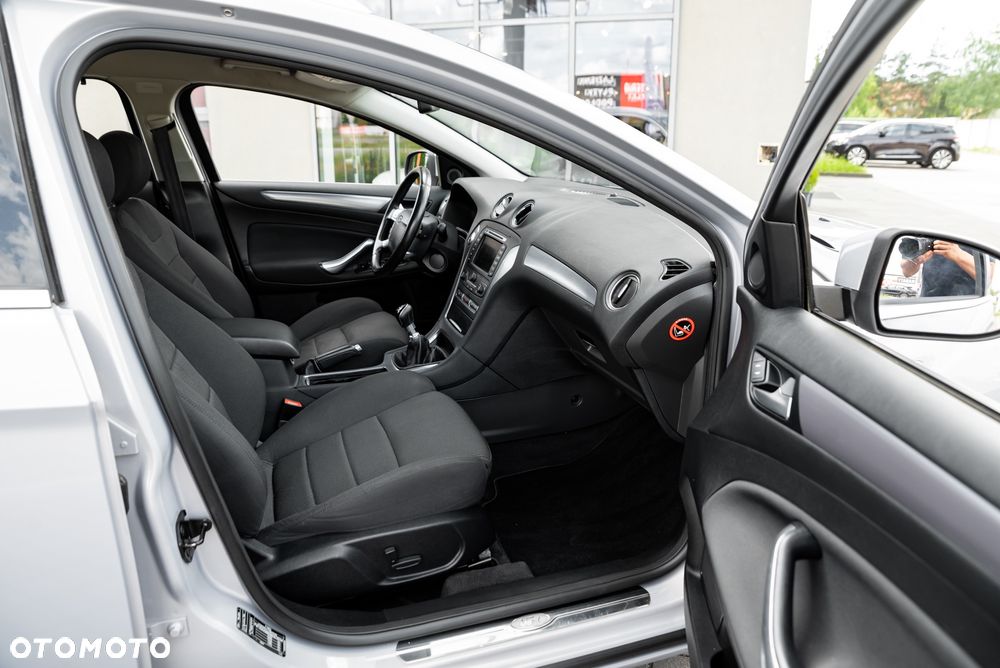 Ford Mondeo Turnier 2.2 TDCi Trend - 23