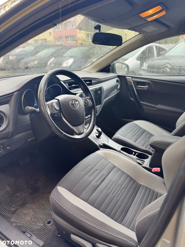 Toyota Auris Hybrid 135 Comfort - 11