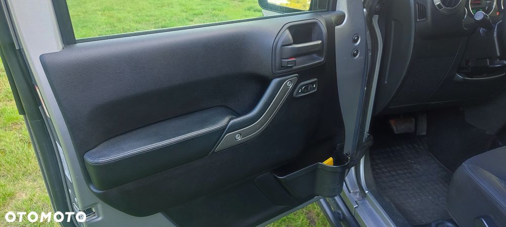 Jeep Wrangler 3.6 Unlim Black Edition II - 9