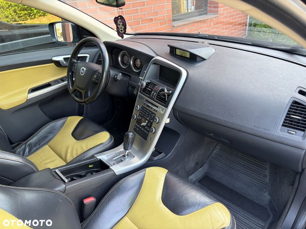 Volvo XC 60 D5 AWD Momentum - 7