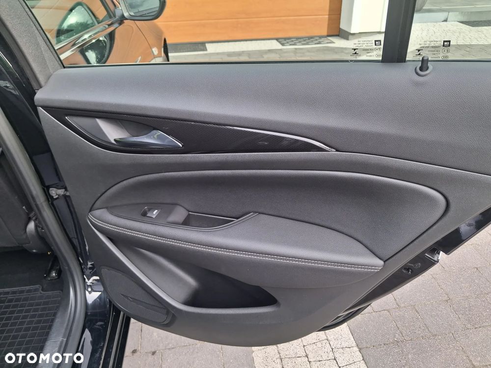 Opel Insignia 2.0 CDTI Elegance S&S - 13