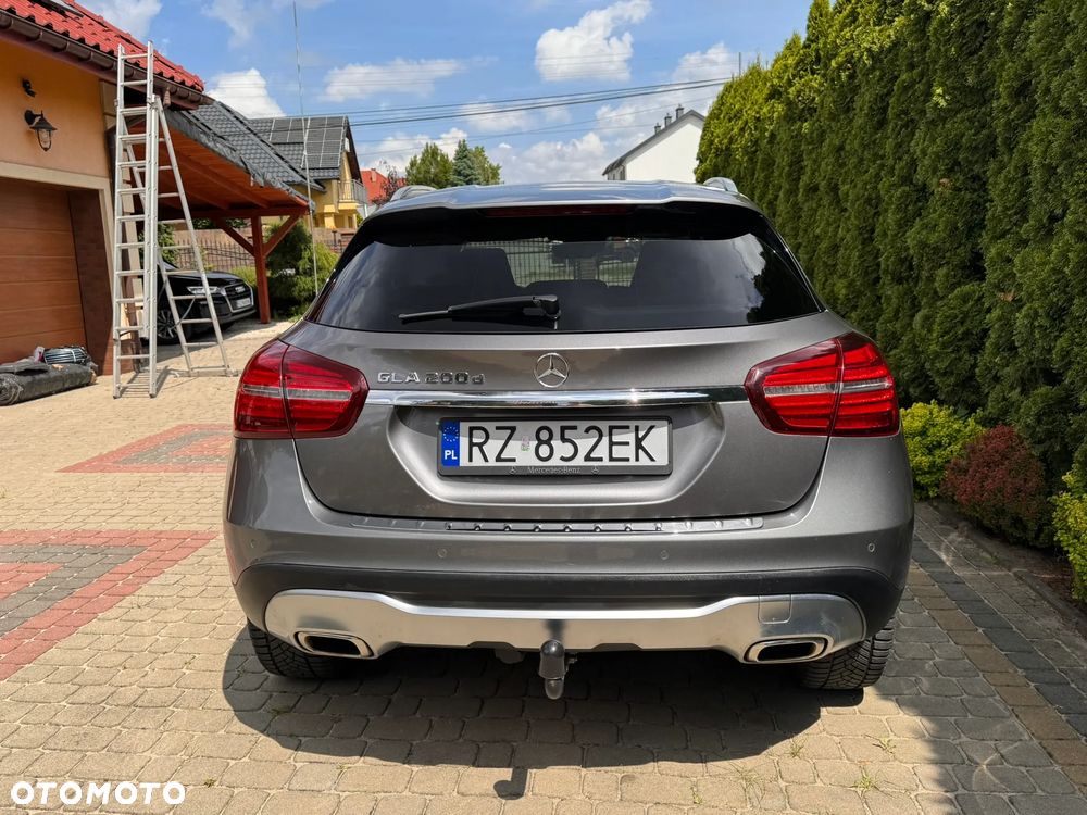 Mercedes-Benz GLA 200 (CDI) d 7G-DCT - 4