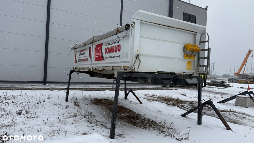 Mercedes-Benz Arocs 4243 8x4 - 10