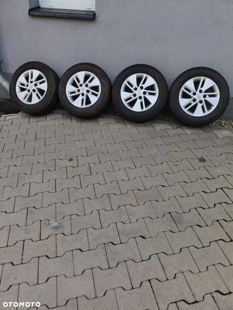 Toyota Auris 1.8 HSD Sol - 31