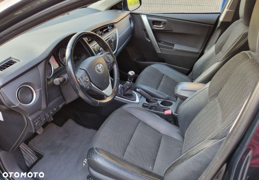 Toyota Auris 1.6 Executive - 19