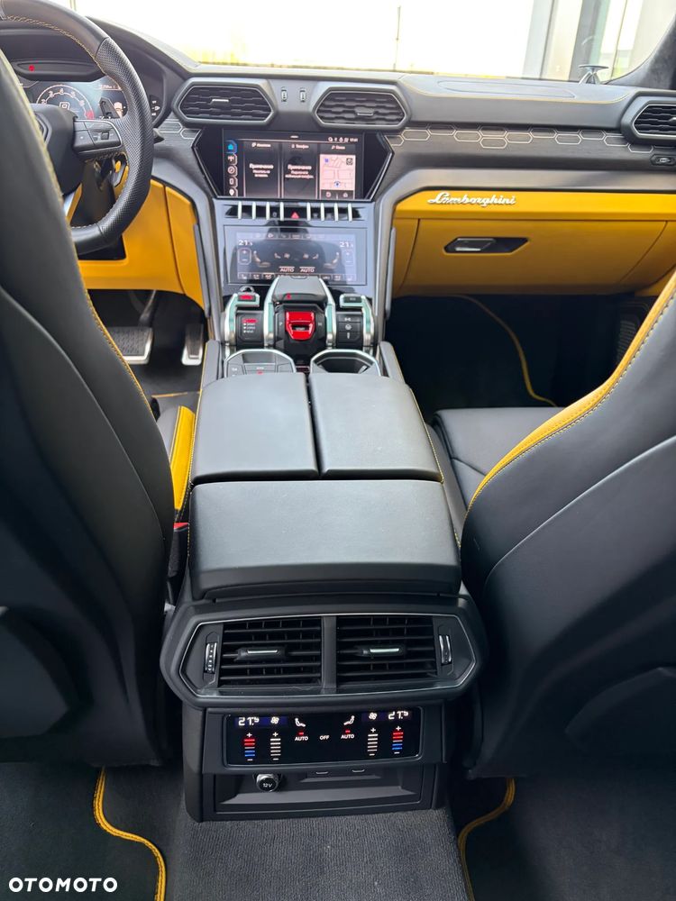 Lamborghini Urus - 22