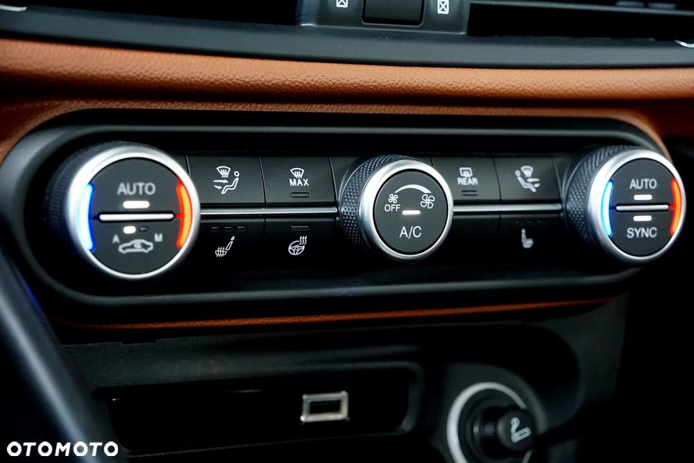 Alfa Romeo Giulia 2.0 Turbo Super - 36