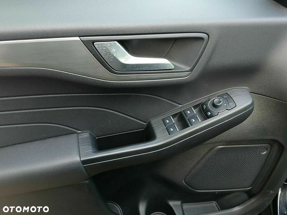 Ford Kuga - 28