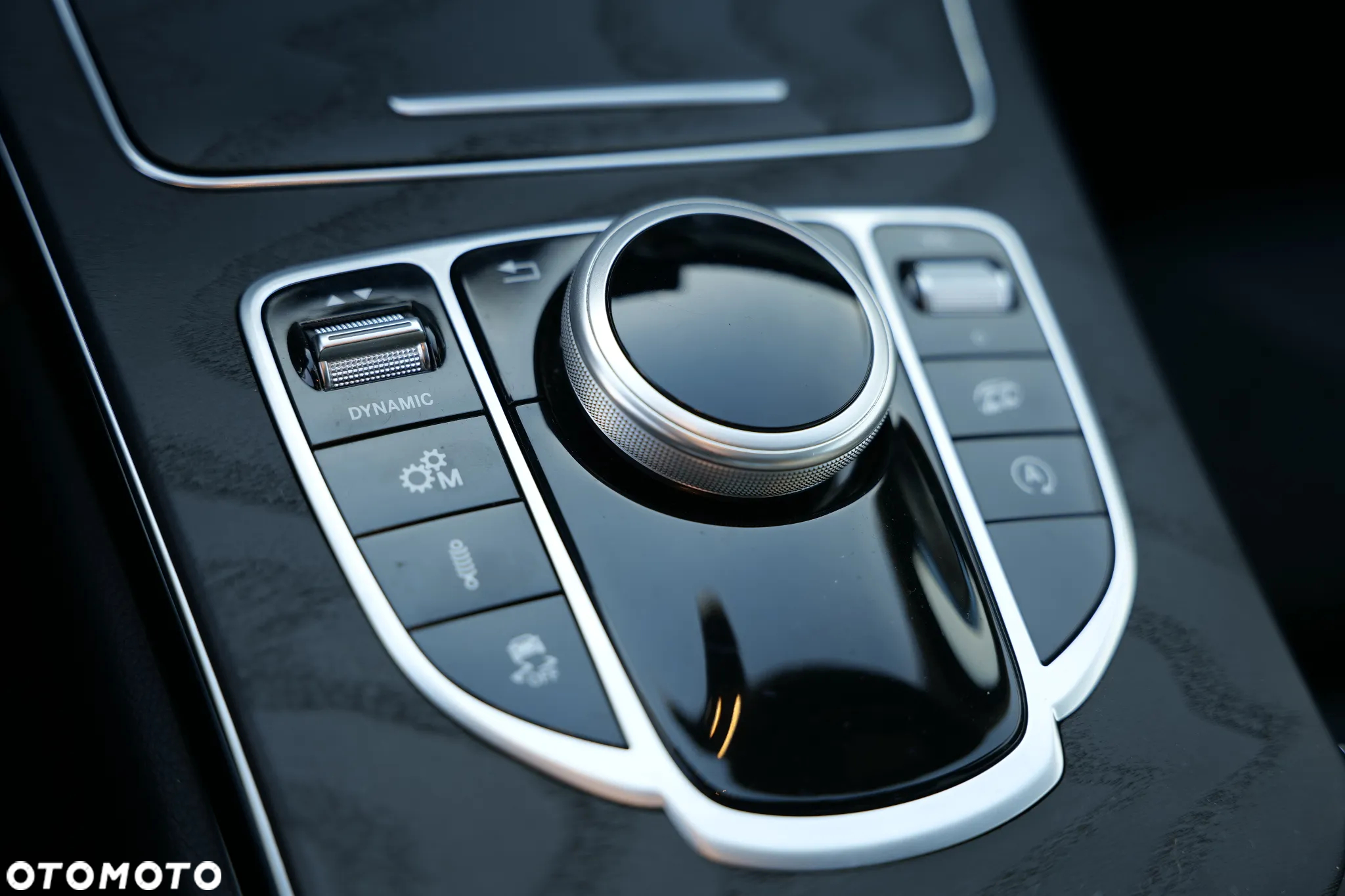 Mercedes-Benz Klasa C 63 S AMG 9G - 27