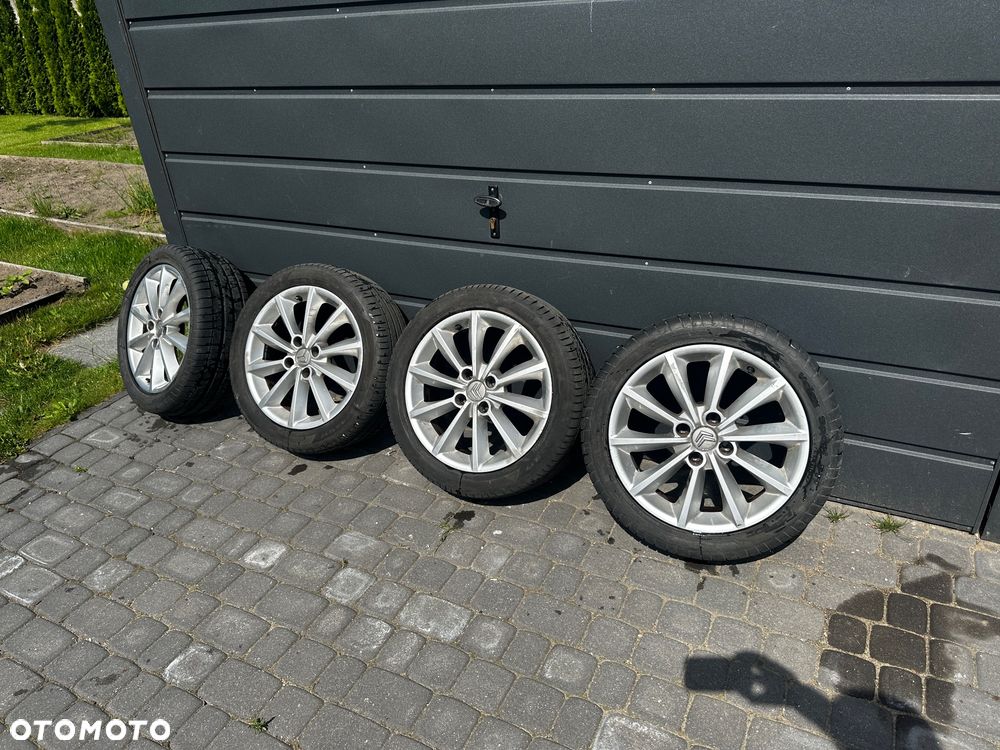 Citroën C4 BlueHDi 110 Stop&Start SHINE - 27