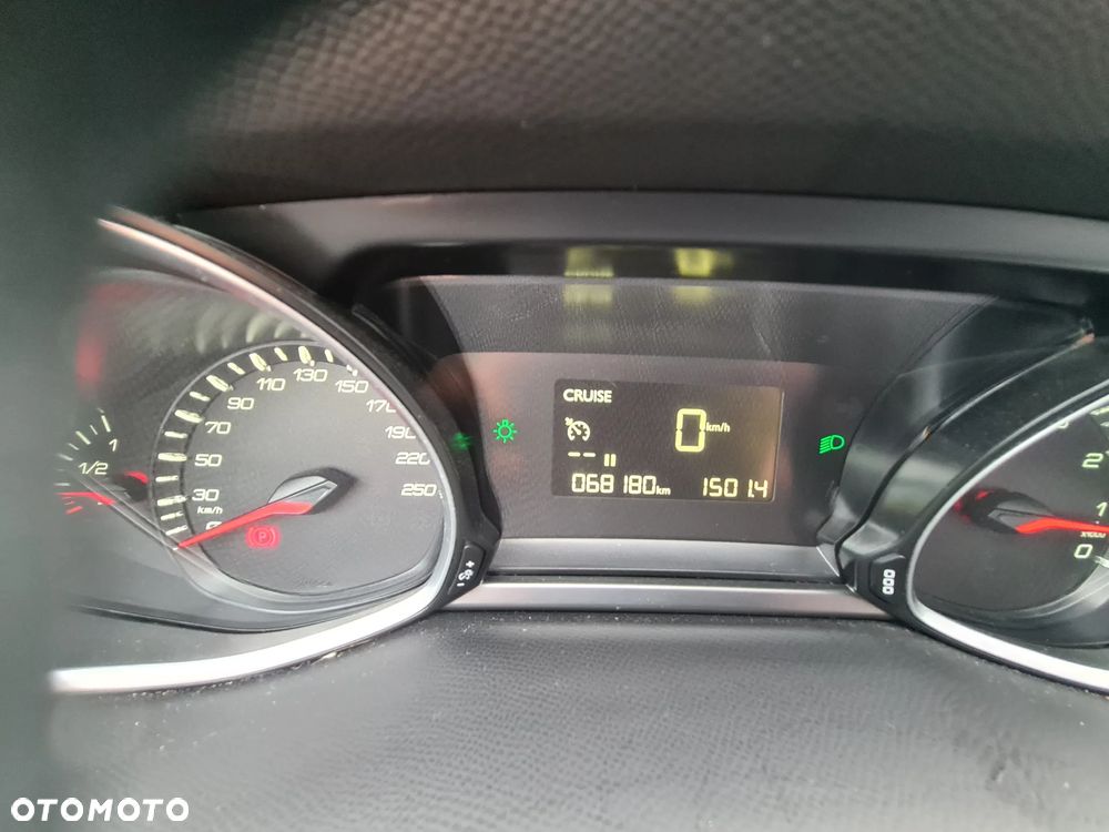 Peugeot 308 1.2 PureTech GPF Allure S&S - 8