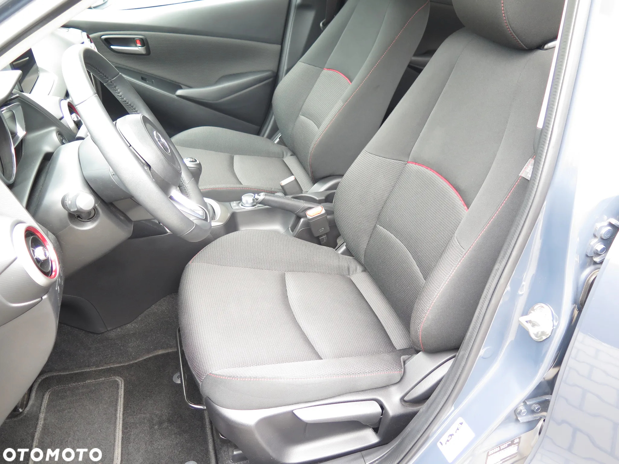 Mazda 2 SKYACTIV-G 90 Homura - 15