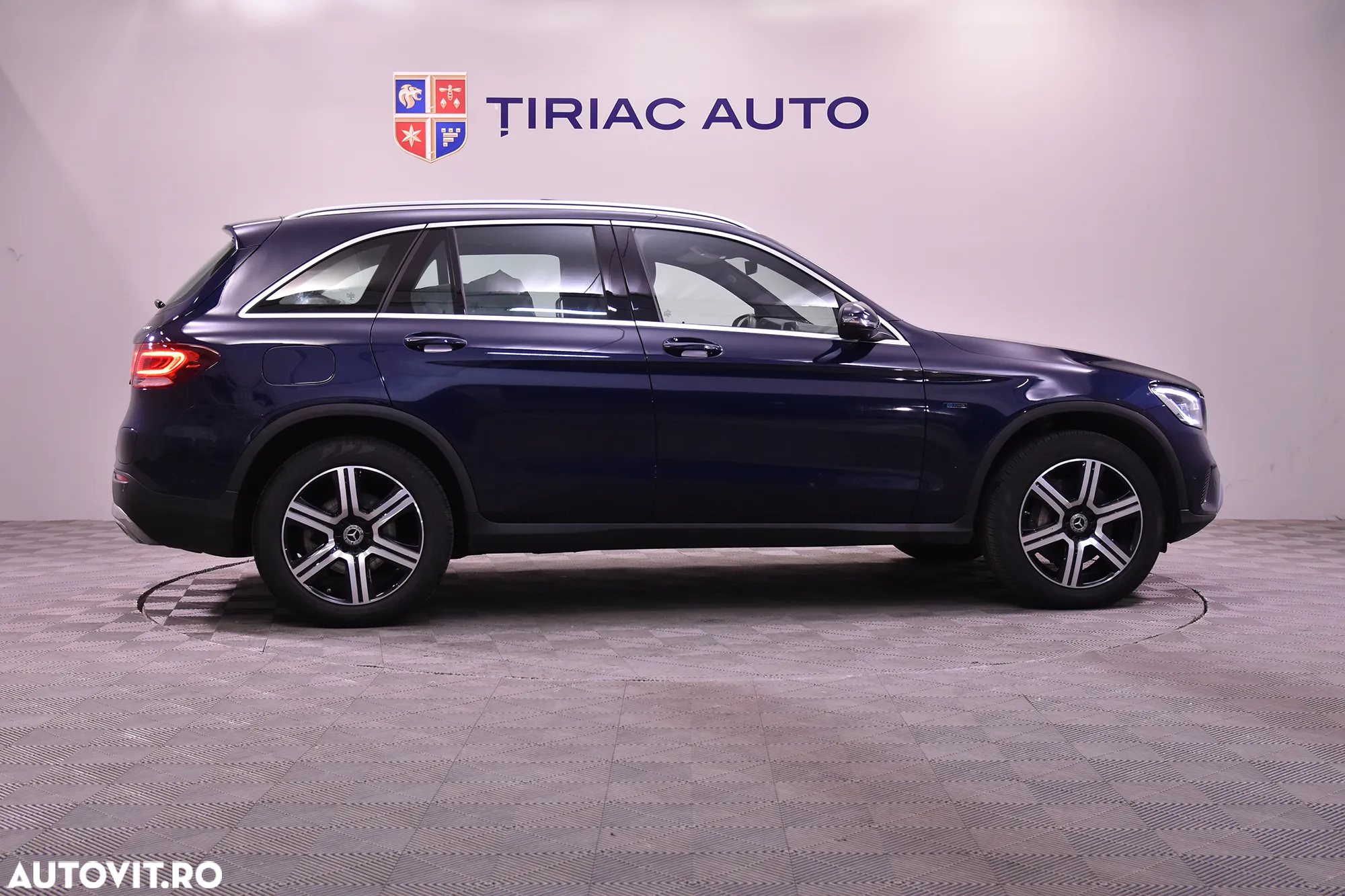 Mercedes-Benz GLC 300 e 4MATIC - 6