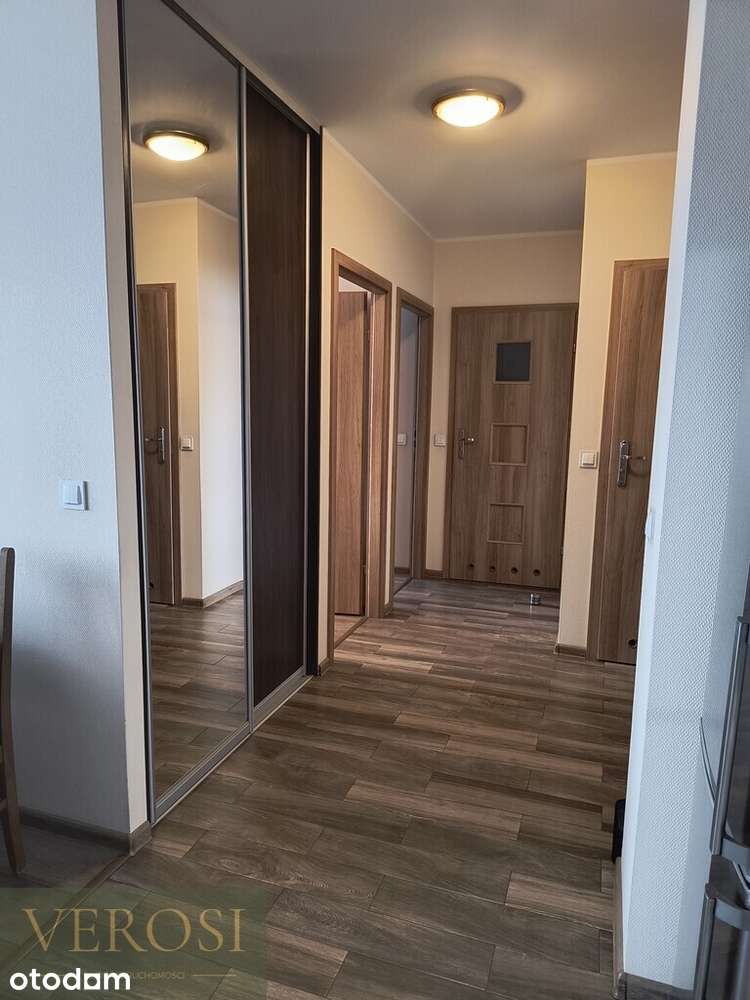3 pokoje z balkonem, 2017, Di Trevi