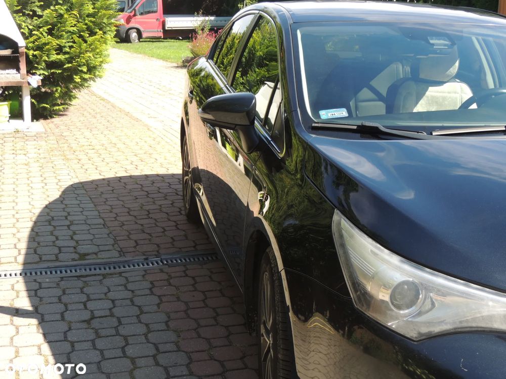 Toyota Avensis 2.0 D-4D Premium - 5